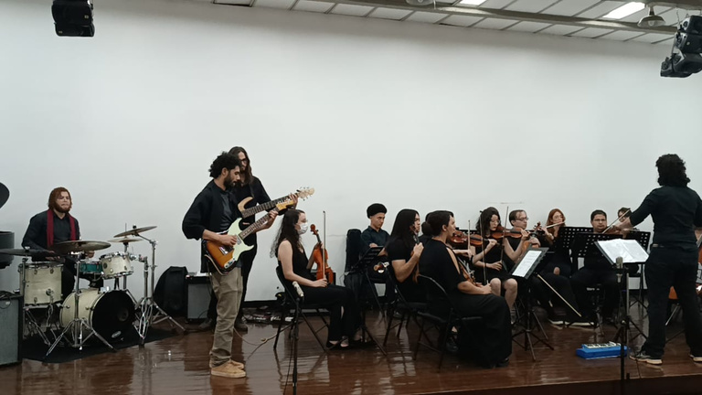 Murilo Oliveira com banda e orquestra da Capo